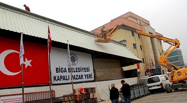 Kapalı Pazaryeri'nin çatısının sökümü başladı