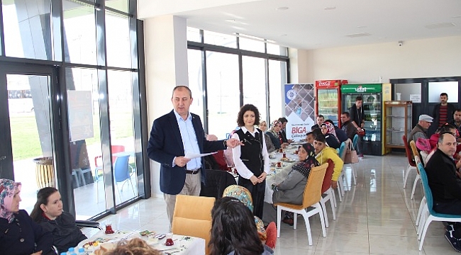 Başkan Işık kahvaltıda Sevgi İzi Bileklik projesini açıkladı