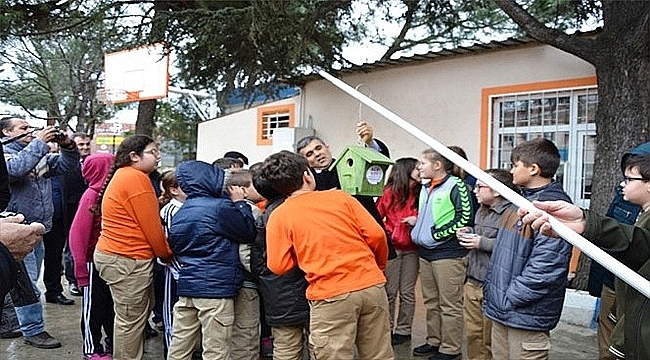 Okul bahçelerine kuş yuvaları yapıldı