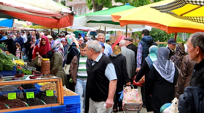 Biga Çarşamba pazarı El Yakıyor