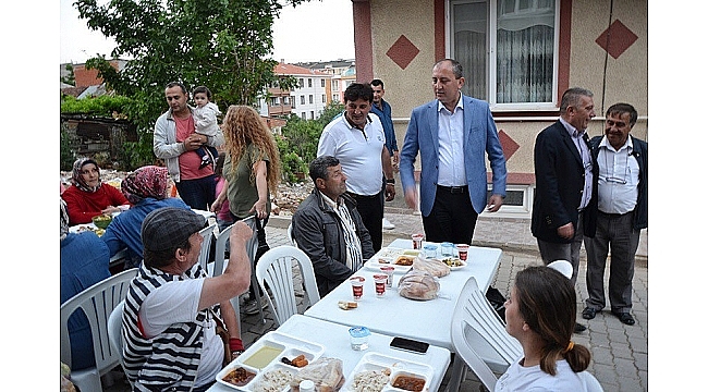 Çiçeklidede sakinleri iftarda buluştu