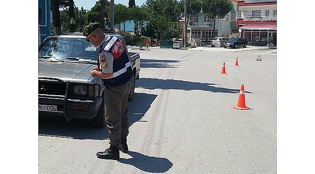 Jandarmadan trafik plakası denetimi