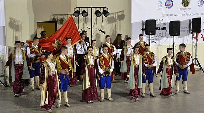 Biga'da Uluslararası Troya Çocuk Halk Dansları Festivali