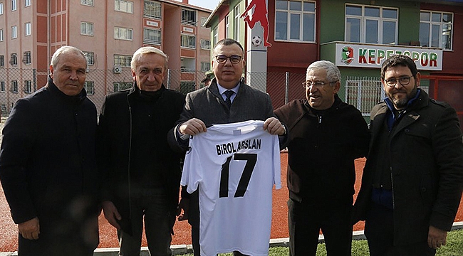 BAŞKAN ARSLAN'DAN BOZCAADASPOR'A BAKLAVA İKRAMI