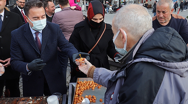 BAŞKAN BABACAN VATANDAŞLARA LOKMA DAĞITTI