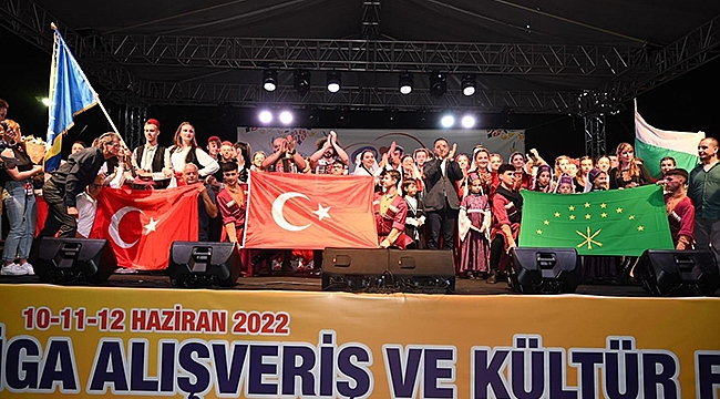 BİGA'DA ALIŞVERİŞ VE KÜLTÜR FESTİVALİ COŞKUSU YAŞANDI