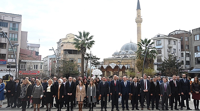 "EN KUTSAL GÖREVİ İCRA EDEN ÖĞRETMENLERİMİZ BAŞTACIMIZ"