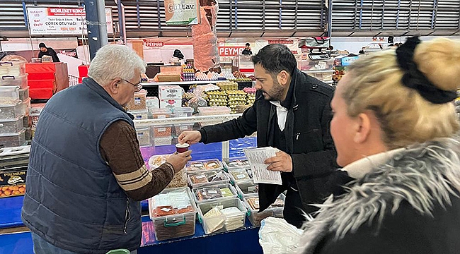 GELECEK PARTİSİNDEN PAZARCI ESNAFINA ÇAY VE SİMİT İKRAMI