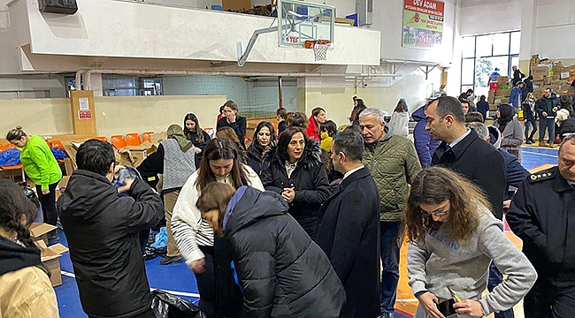 ÇANAKKALE DEPREM BÖLGESİNE YARDIM İÇİN TEK YÜREK OLDU