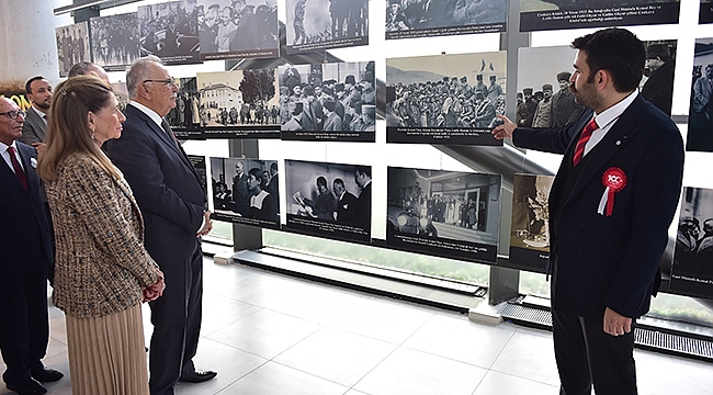 "ÇANAKKALE'DEN CUMHURİYETE: HİKAYELERİYLE ATATÜRK FOTOĞRAFLARI" 