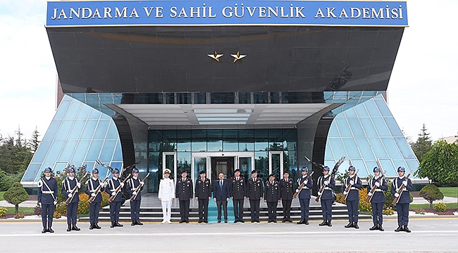 TURAN, JANDARMA VE SAHİL GÜVENLİK AKADEMİSİNİ ZİYARET ETTİ