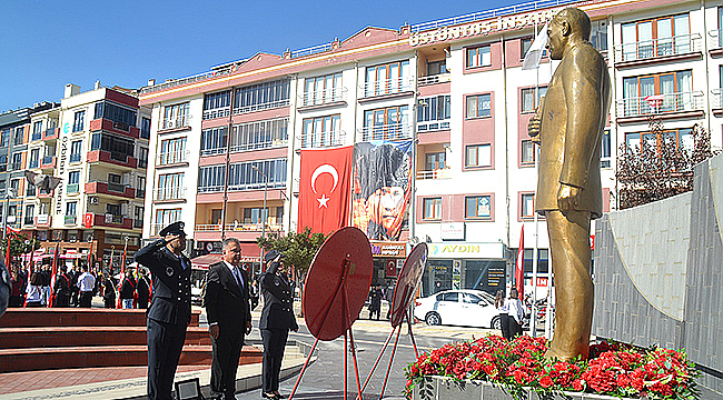  ÇAN' DA CUMHURİYET BAYRAMI KUTLAMALARI ÇELENK SUNUMUYLA BAŞLADI